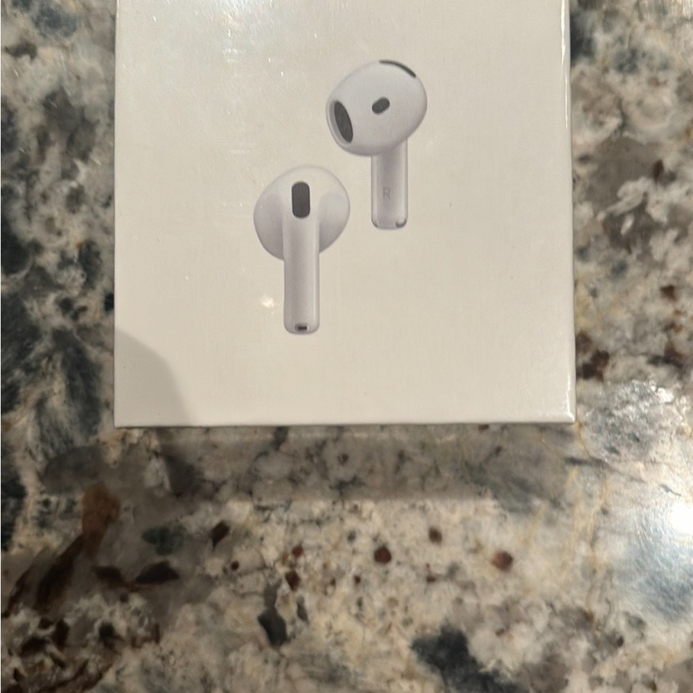 Apple AirPods 4 with active noise cancellation with Charging Case - White